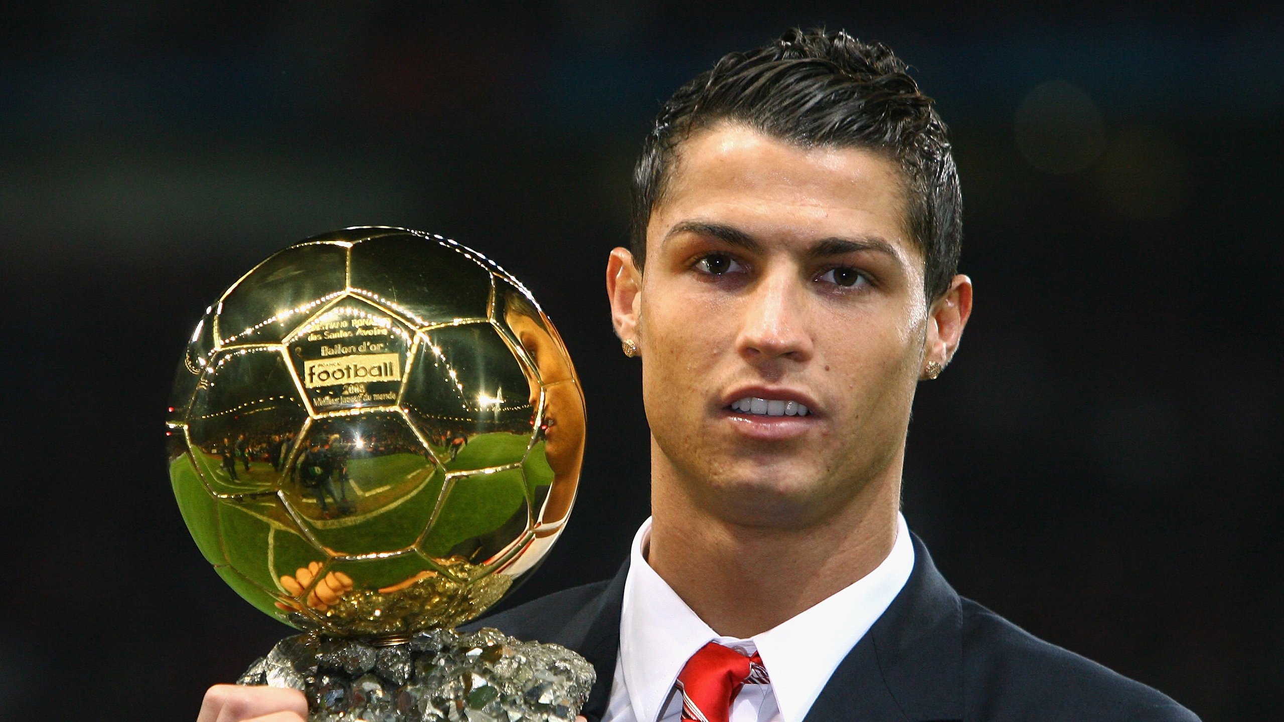 萨拉赫迎来十二赛季高光表现，日本队球迷沸腾！